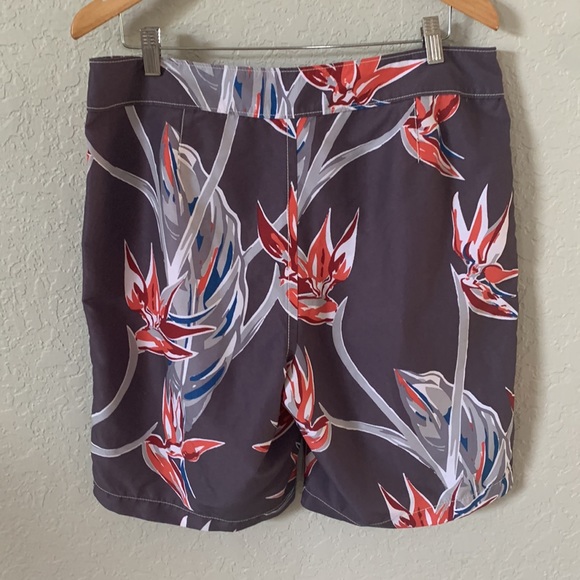 Tommy Bahama Board shorts NEW Sz 34 Swim Trunks - Picture 5 of 8